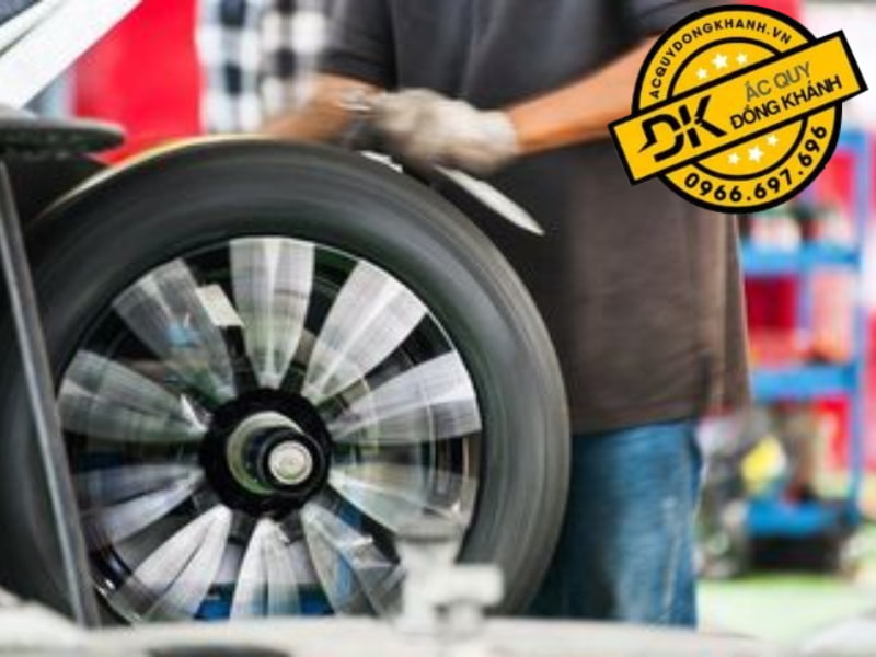 Thực hiện cân bằng động bánh xe