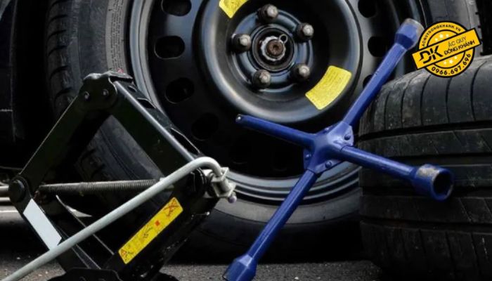 Lốp Bridgestone 1100R20-M840 16PR