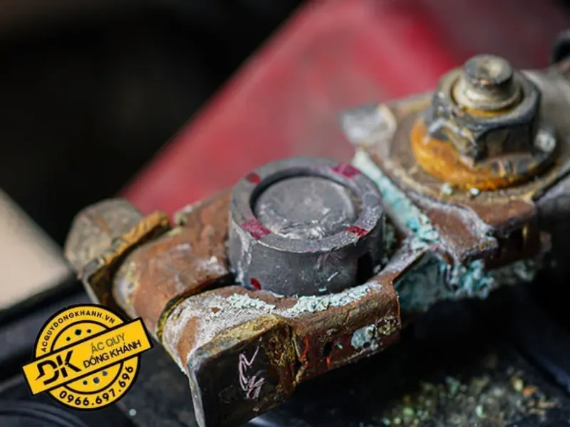 Mẹo phòng ngừa cọc bình ắc quy bị oxi hóa hiệu quả