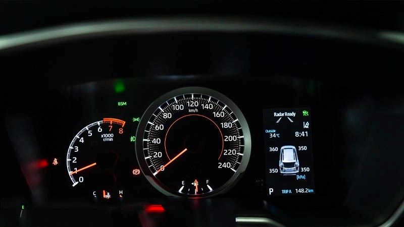 xe toyota cross có cảm biến áp suất lốp không?