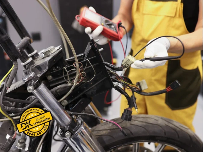 Bảo dưỡng ắc quy xe máy định kỳ giúp kéo dài tuổi tuổi thọ ắc quy