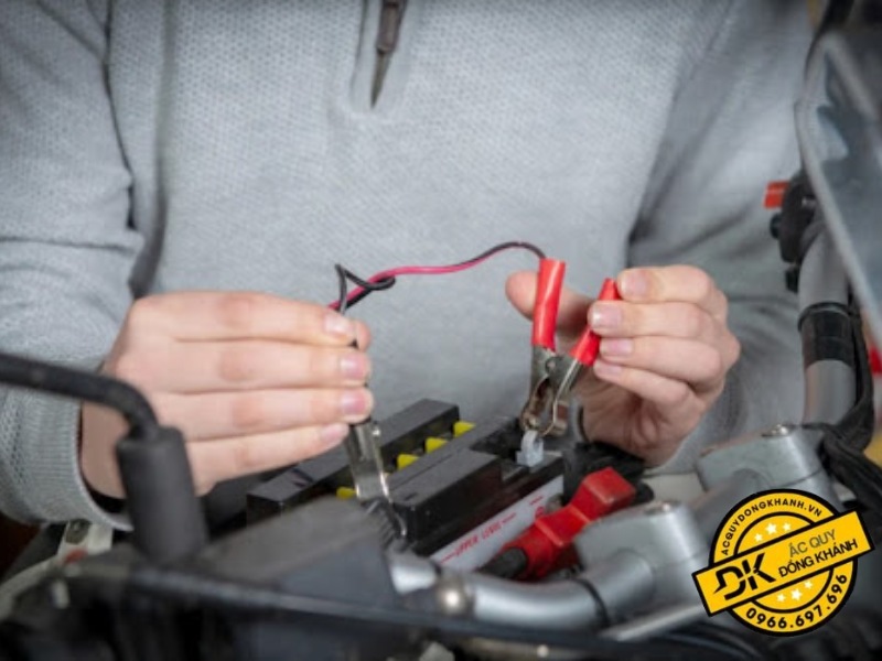 Cách Phục Hồi Bình Ắc Quy Nước Ô Tô Đơn Giản, Dễ Làm