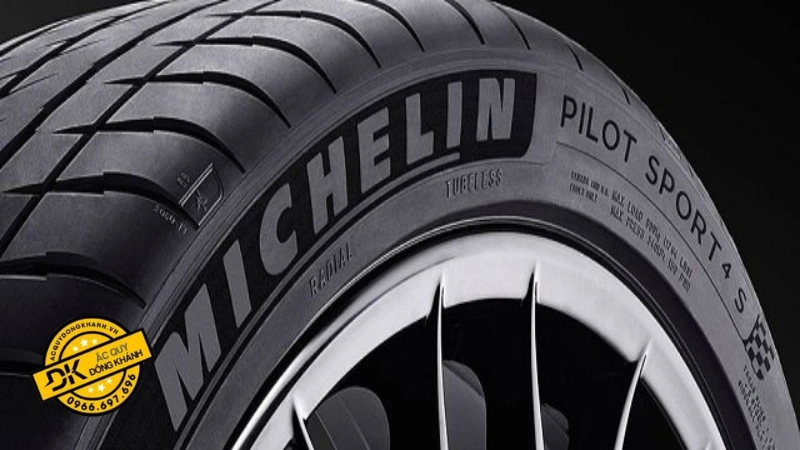 so sánh lốp michelin và continental