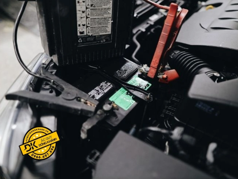 Các bước sạc ắc quy ô tô đúng cách và an toàn