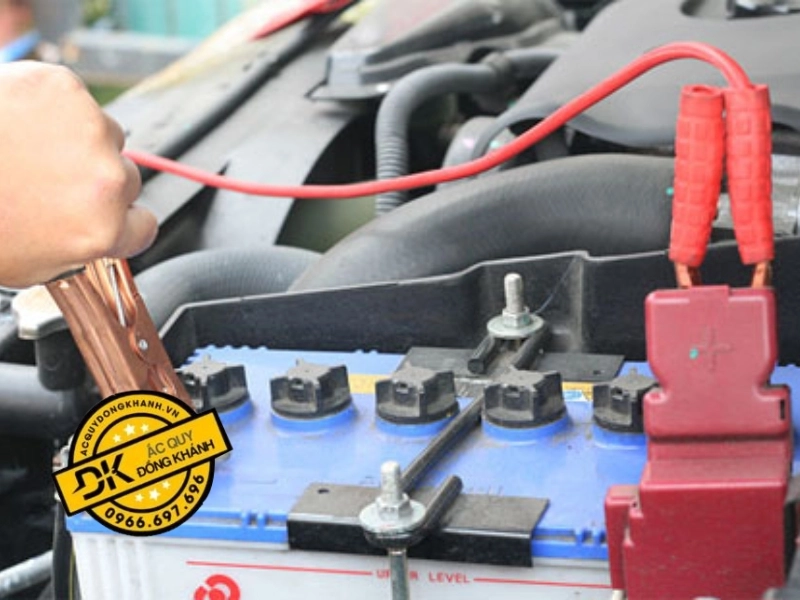 Vì sao bạn nên lựa chọn dịch vụ cứu hộ ắc quy quận Tây Hồ của Ắc Quy Đồng Khánh 