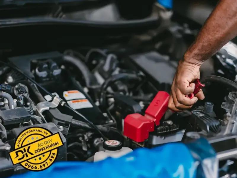 Hướng dẫn cách xử lý ắc quy an toàn, hiệu quả