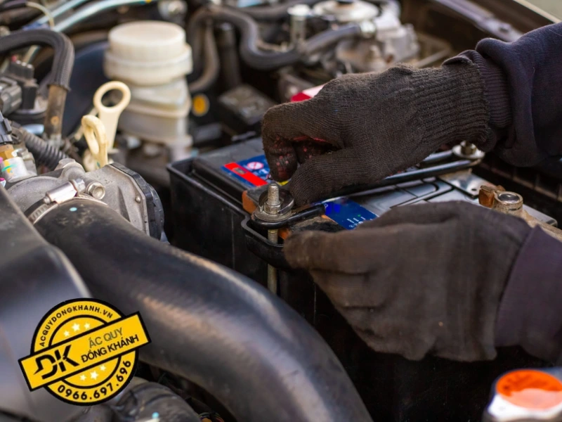 Ắc Quy ROCKET 12V  110AH SMF 61042 