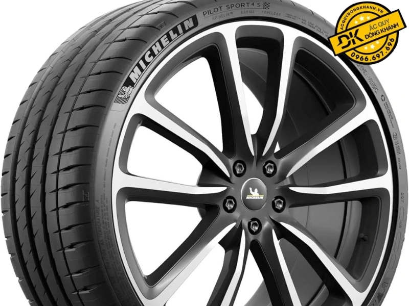 Lốp xe Michelin 255/40ZR20 101Y Pilot Sport 4S là lựa chọn hoàn hảo