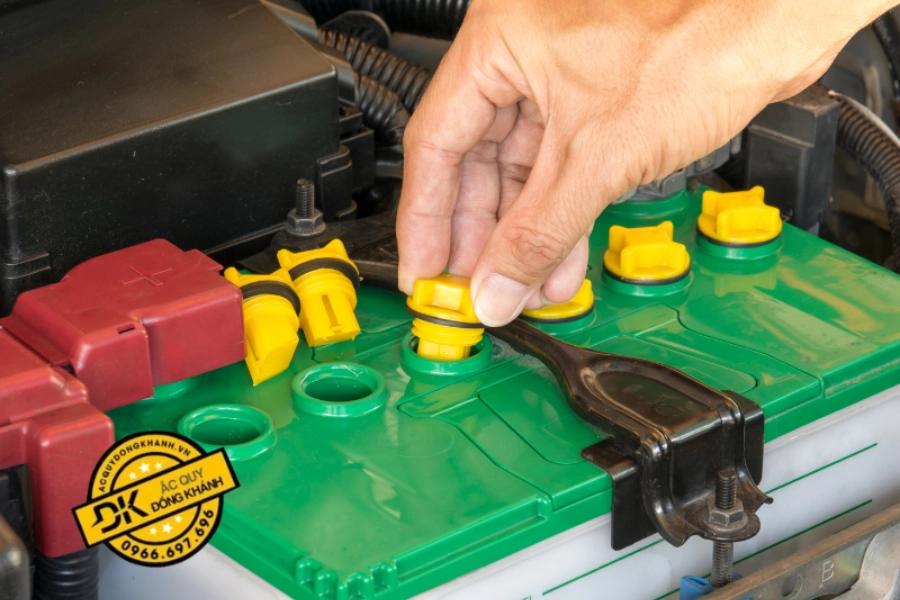 Thay Ắc Quy Xe Ô Tô Quận Hoàng Mai Giá Rẻ, Uy Tín