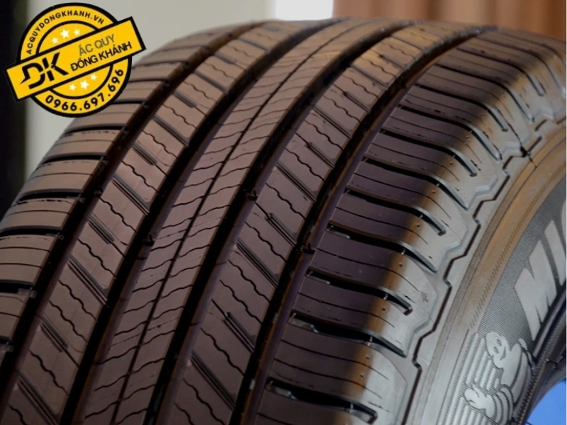 Đặc tính của lốp ô tô Michelin 235/50R19 99V Primacy SUV+