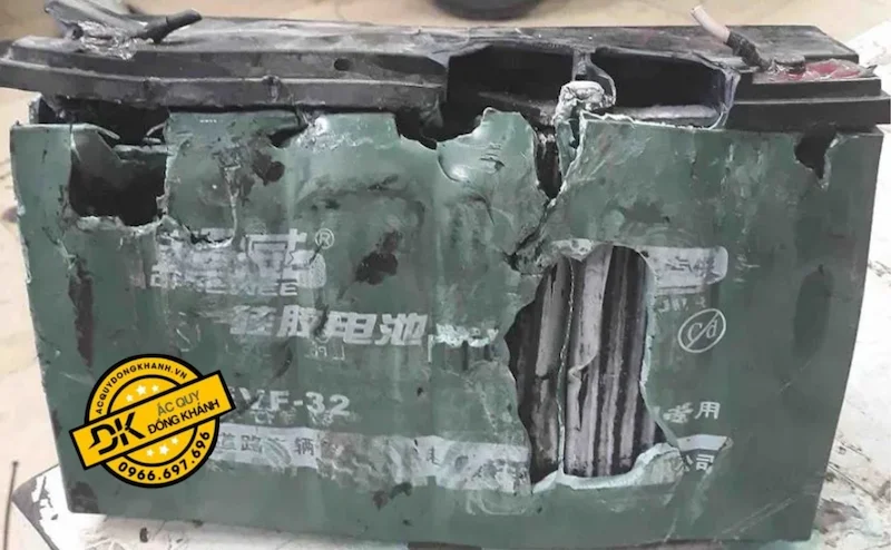 Ắc quy bị hỏng lâu ngày có thể dẫn đến cháy nổ