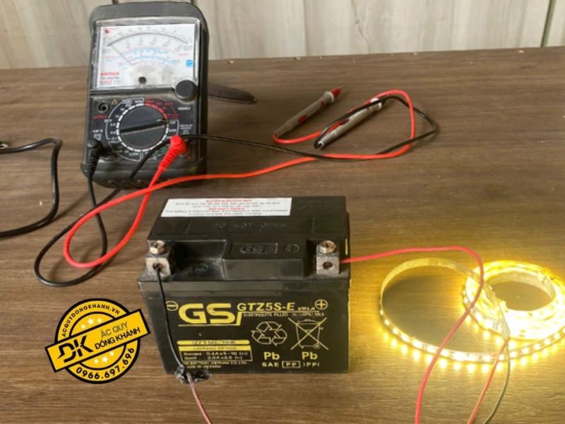 Ắc Quy Để Lâu Không Dùng Có Tự Hết Điện? Nguyên Nhân & Cách Bảo Quản Hiệu Quả