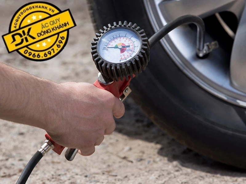 Kiểm tra áp suất lốp thường xuyên