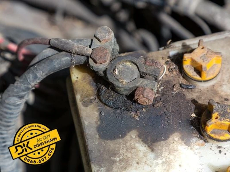 Một số nguyên nhân khiến cọc bình bị ăn mòn