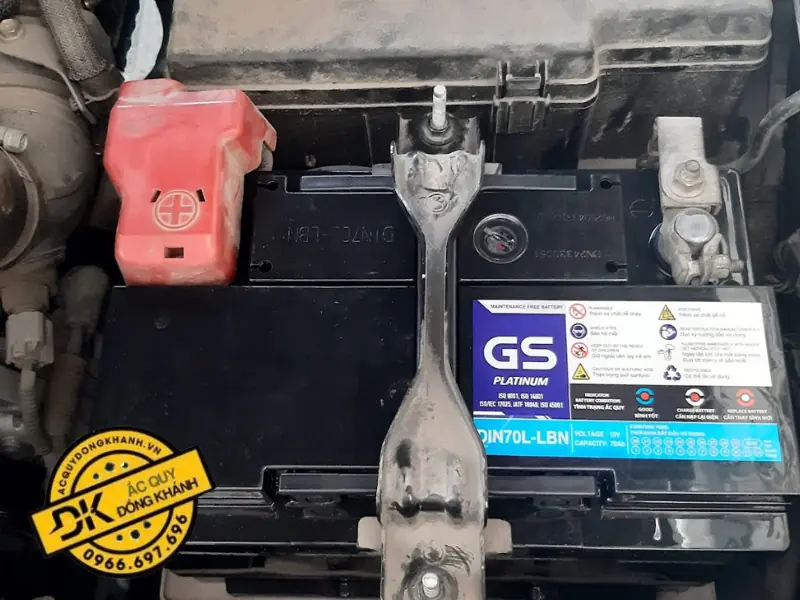 Các dấu hiệu cảnh báo ắc quy yếu hoặc hỏng