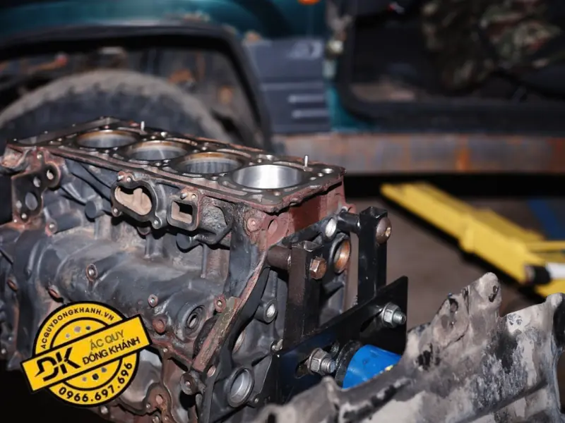 Cảnh báo mức độ hư hỏng khi xe ô tô bị vỡ lốc máy