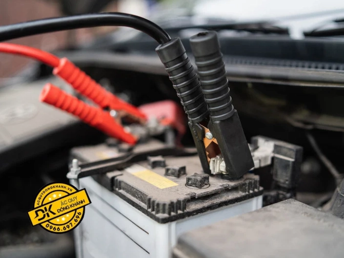 Bảo dưỡng ắc quy ô tô là việc cần thiết để xe hoạt động an toàn, hiệu quả