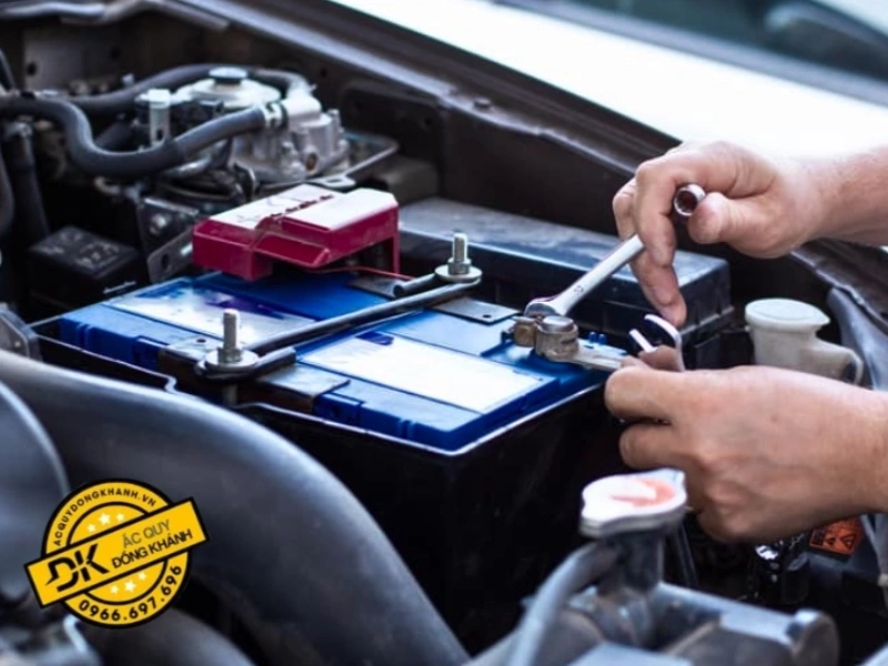 Nên thay mới khi ắc quy đã quá cũ