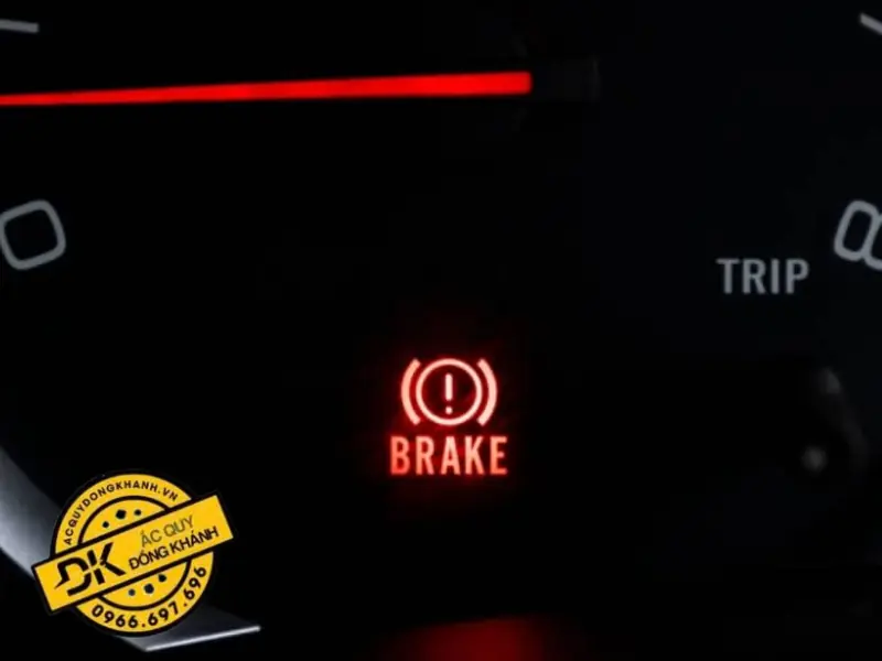 Nguyên nhân khiến đèn báo phanh tay không tắt