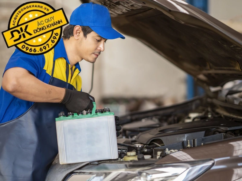 bảo dưỡng bình ắc quy xe hơi định kỳ để tránh lỗi và an toàn