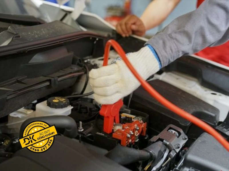 Nguyên nhân khiến bình ắc quy ô tô hết điện