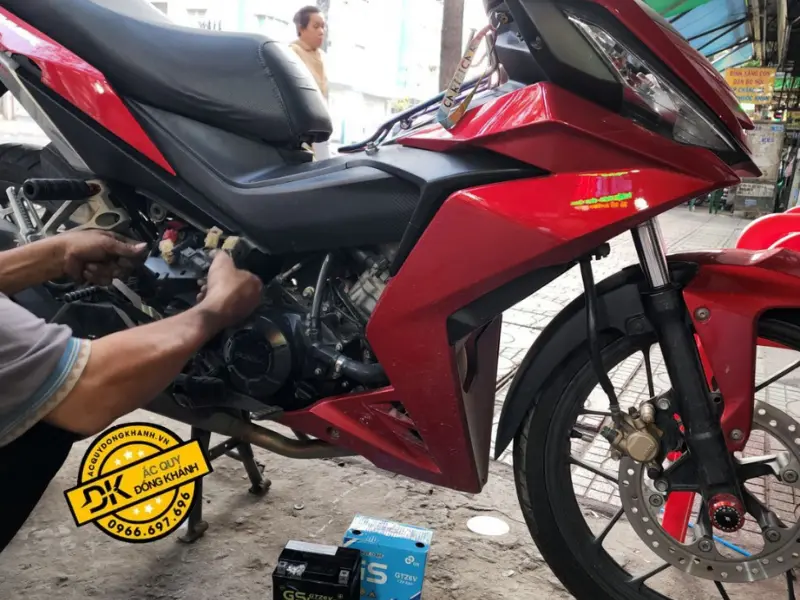 Dịch Vụ Thay Ắc Quy Xe Máy Tại Quận Bắc Từ Liêm: Nhanh Chóng, Uy Tín, Giá Tốt