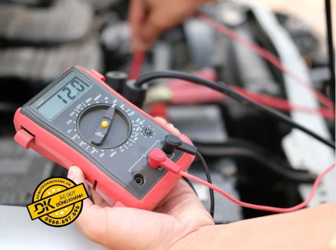 Nên định kỳ kiểm trạ hệ thống sạc của xe