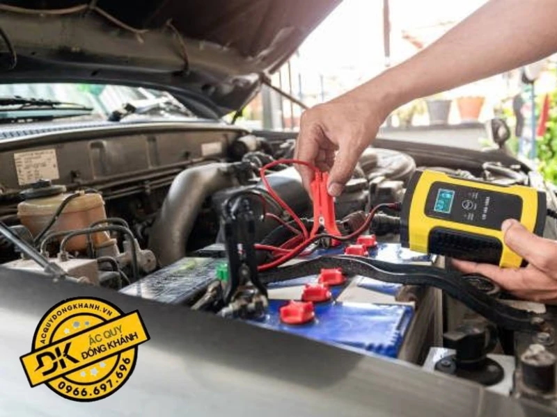 Cách phòng ngừa tình trạng cạn nước ở ắc quy