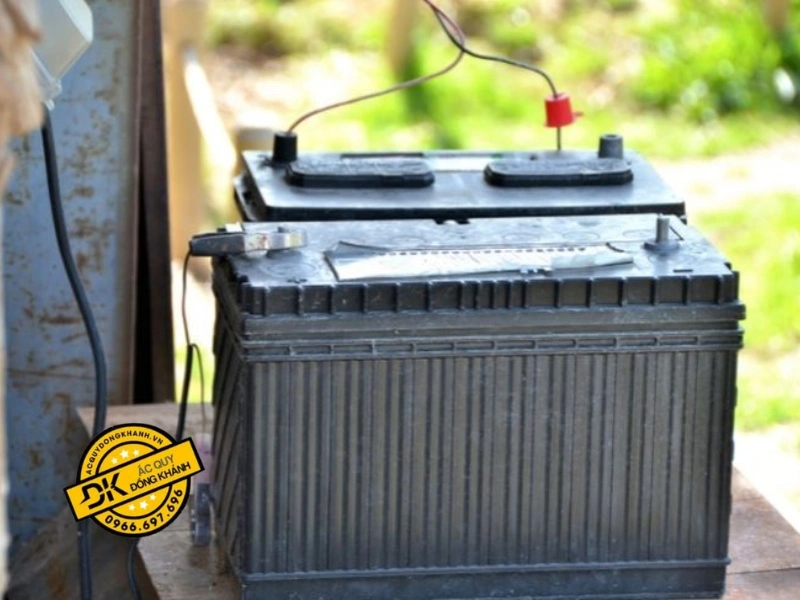 Các lưu ý khi sạc bình ắc quy ô tô