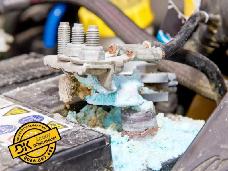 Một số yếu tố làm tăng nội trở acquy