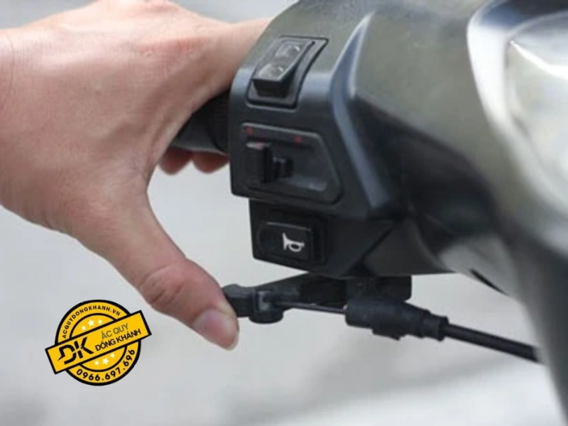 Dấu Hiệu Bình Ắc Quy Xe Máy Yếu & Cách Nhận Biết Nhanh Chóng