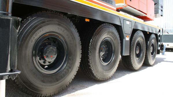 Kinh nghiệm chọn mua lốp xe cẩu phù hợp