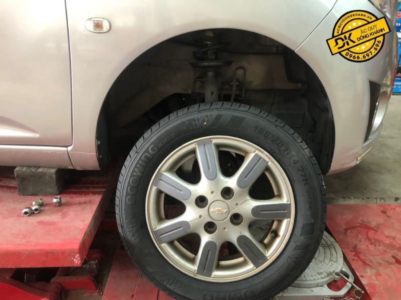 Tháo lắp lốp Kumho 155/70r14