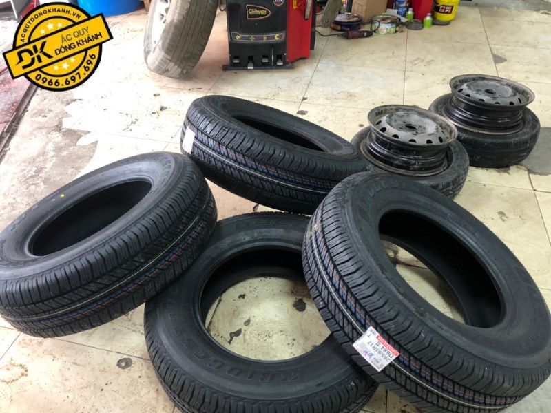 Lốp Bridgestone 265/65r17 684 Thái Lan